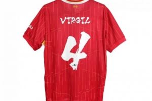 利物浦推出特别版球衣，名字和号码采用日本“书道”风格