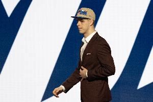 忒惨了！托皮奇生涯没打过正赛 遭十字韧带撕裂+睾丸手术+睾丸癌